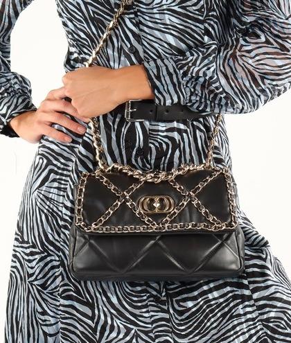 Borsa con catena: classica o strong?